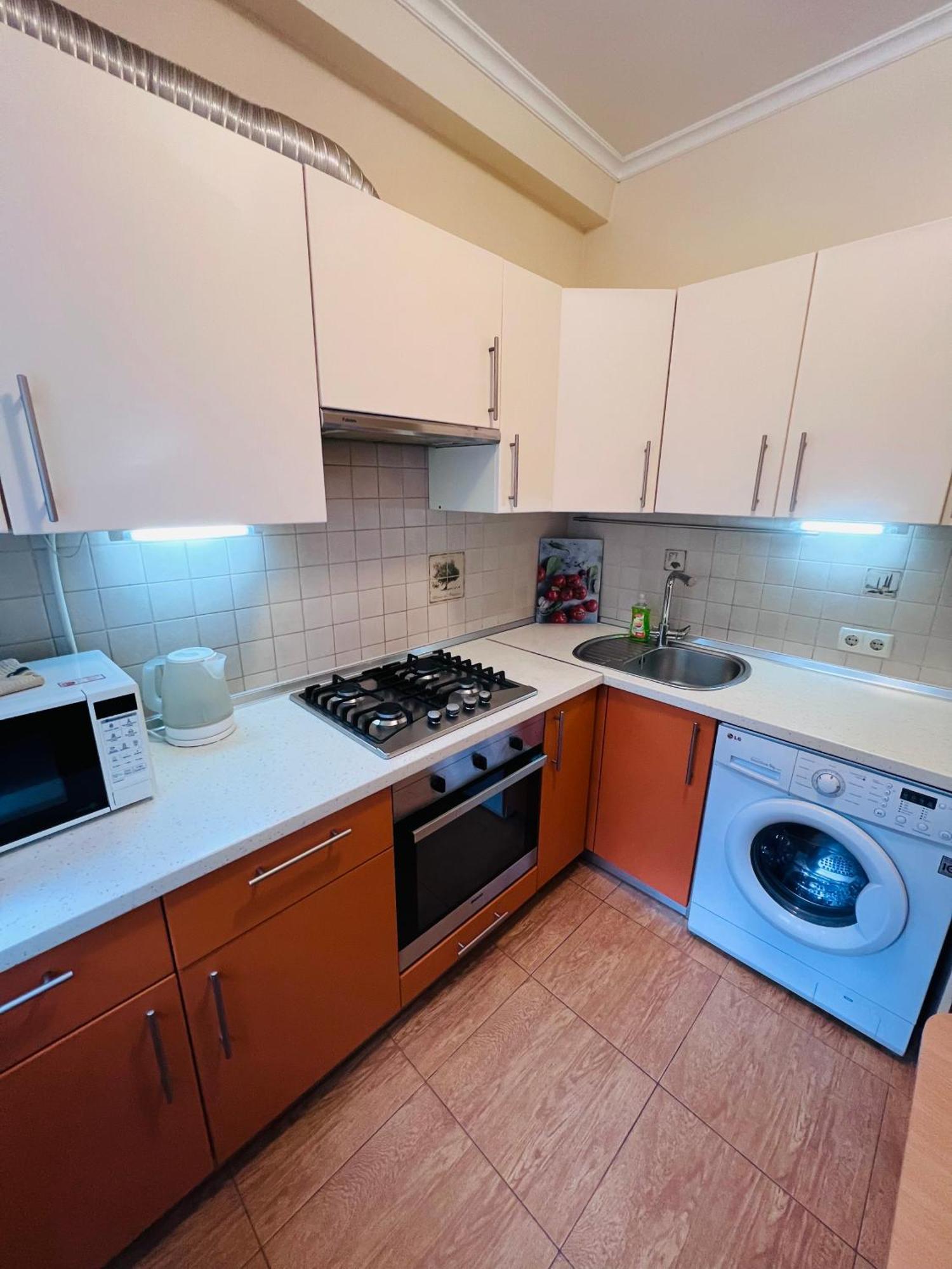 однокомнатная возле парка! Apartment *